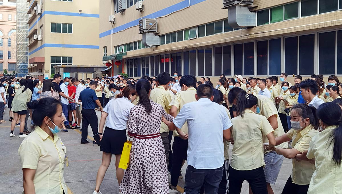 1702435741111505.jpg 第三届拔河02.jpg